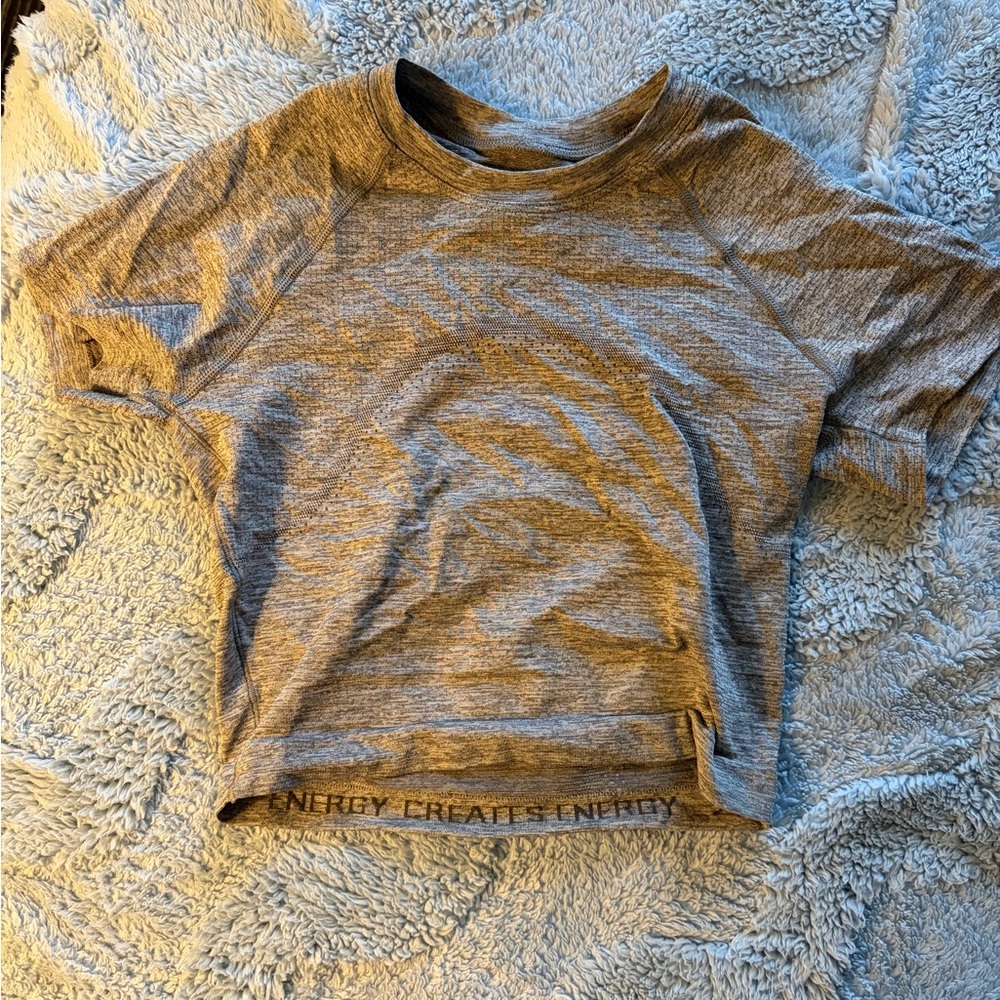 Women’s cropped Lulu lemon  Gray Short-Sleeve Active Top